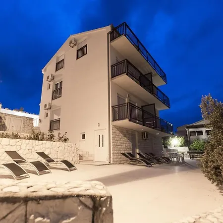 Apartment In Okrug Donji With Sea View, Balcony, Air Conditioning, Wifi 5166-1 Donji Okrug (Ciovo)