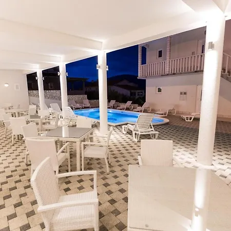 In Okrug Donji With Sea View, Balcony, Air Conditioning, Wifi 5166-1 * Donji Okrug (Ciovo)